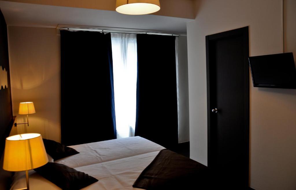 Hostal La Rotonda Оренсе Номер фото