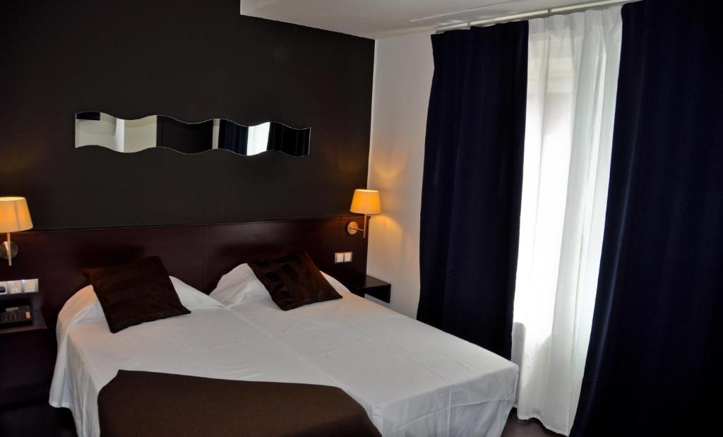 Hostal La Rotonda Оренсе Номер фото