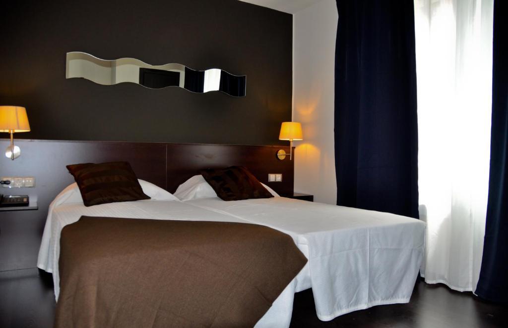 Hostal La Rotonda Оренсе Номер фото