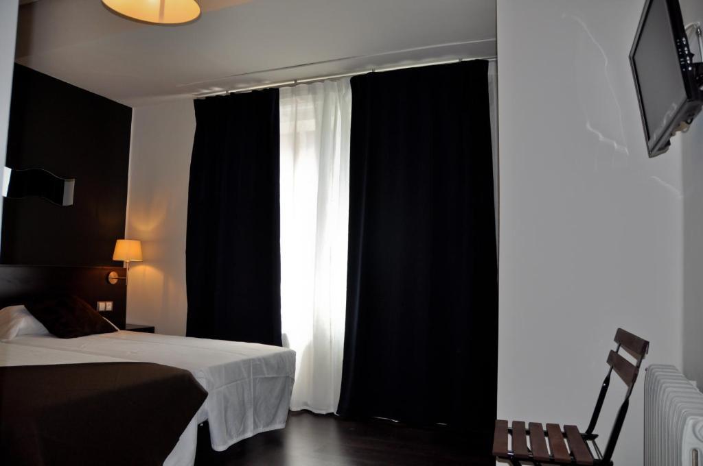 Hostal La Rotonda Оренсе Номер фото